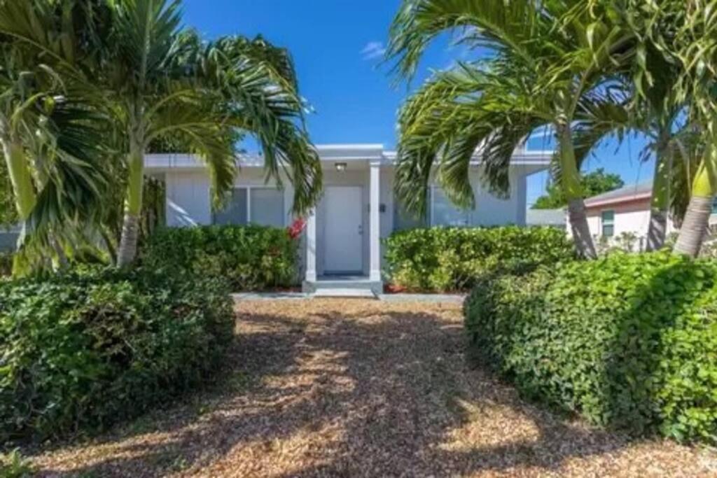 Jungle Cottage With Luxury Pool, Hot Tub And More! Lake Worth Beach Eksteriør billede